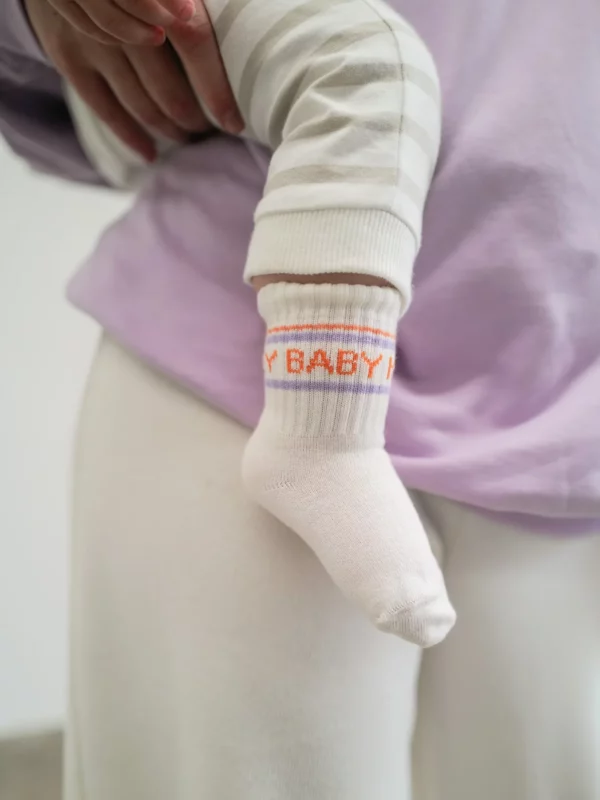 FAMVIBES - HEY BABY - Socken lavender | orange